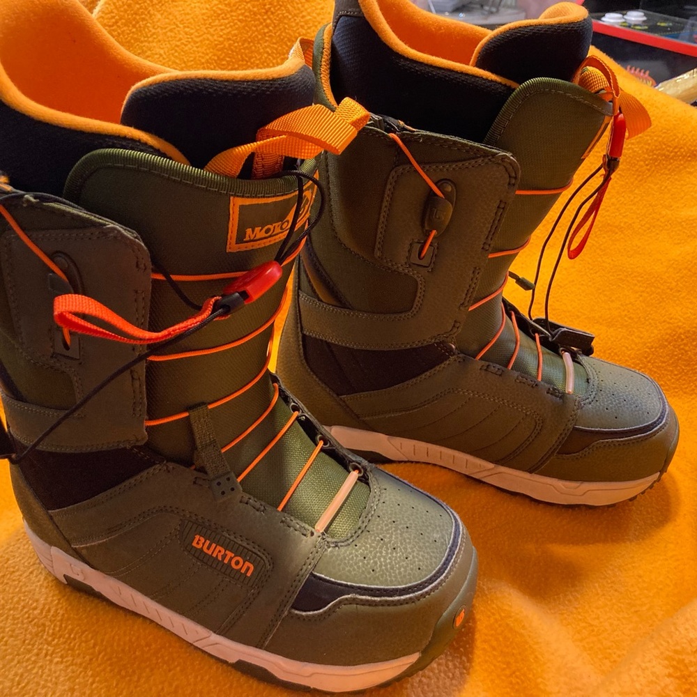 Men’s Burton Moto Snowboots (22-23 season) with speed zone laces